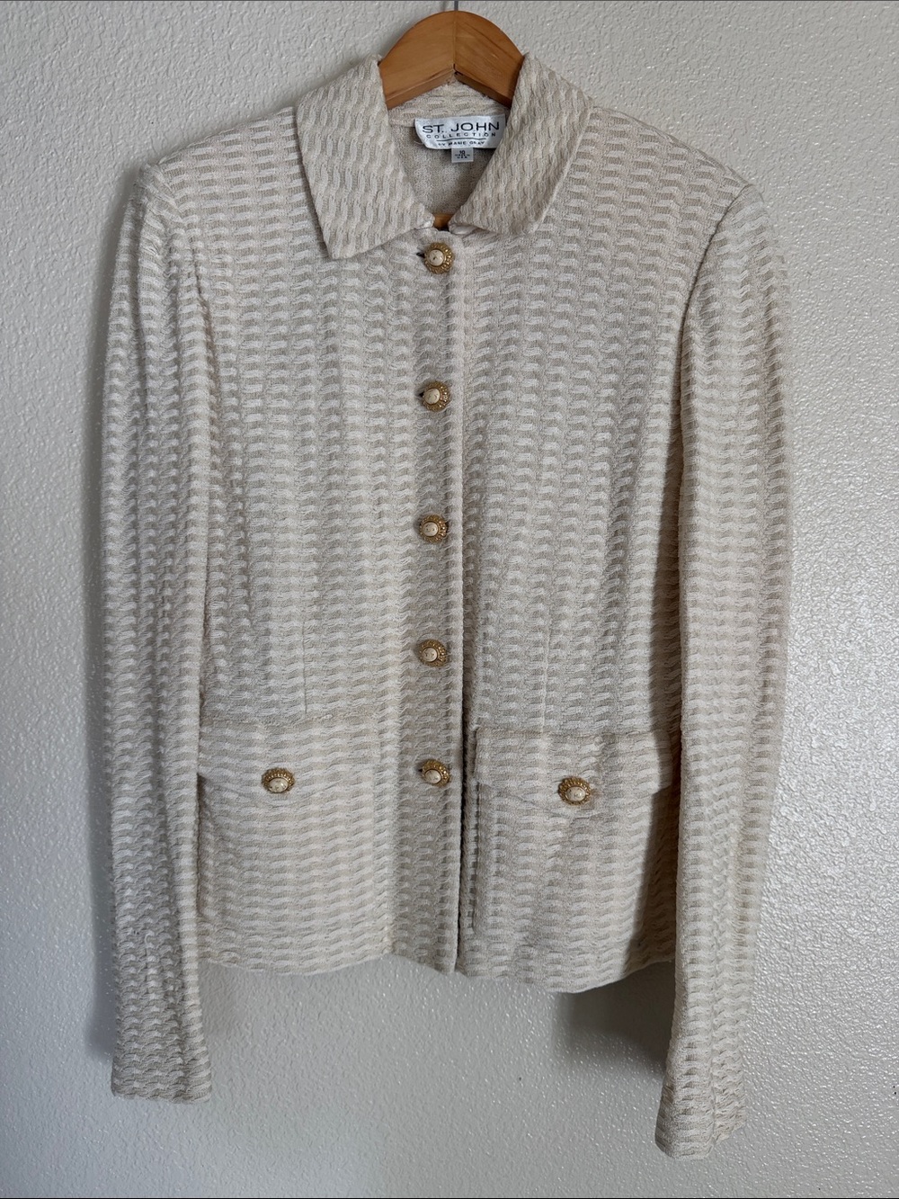 VTG St. John Collection Marie Cream Knit Jacket Cream Gold Button Sz 10 FLAWED